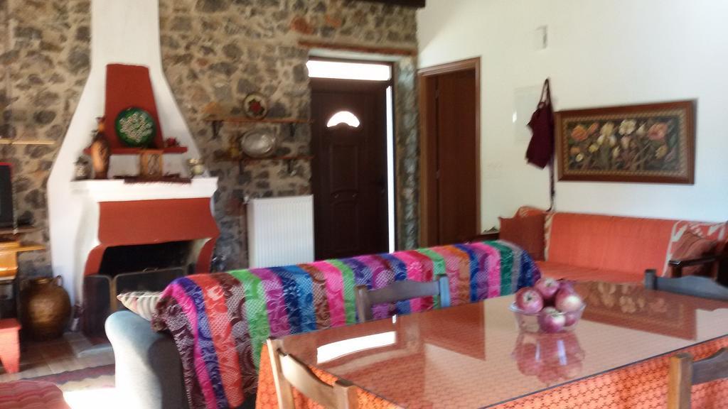 Ksenonas Chrusovitsi Hotell Khrisovítsion Exteriör bild