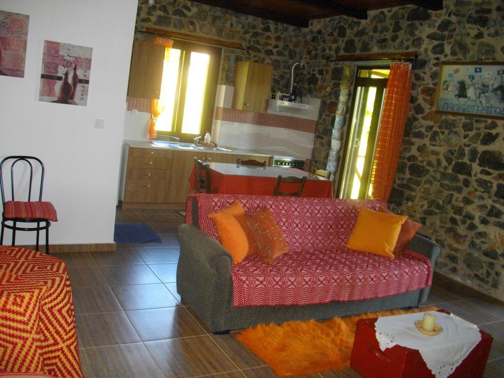 Ksenonas Chrusovitsi Hotell Khrisovítsion Exteriör bild